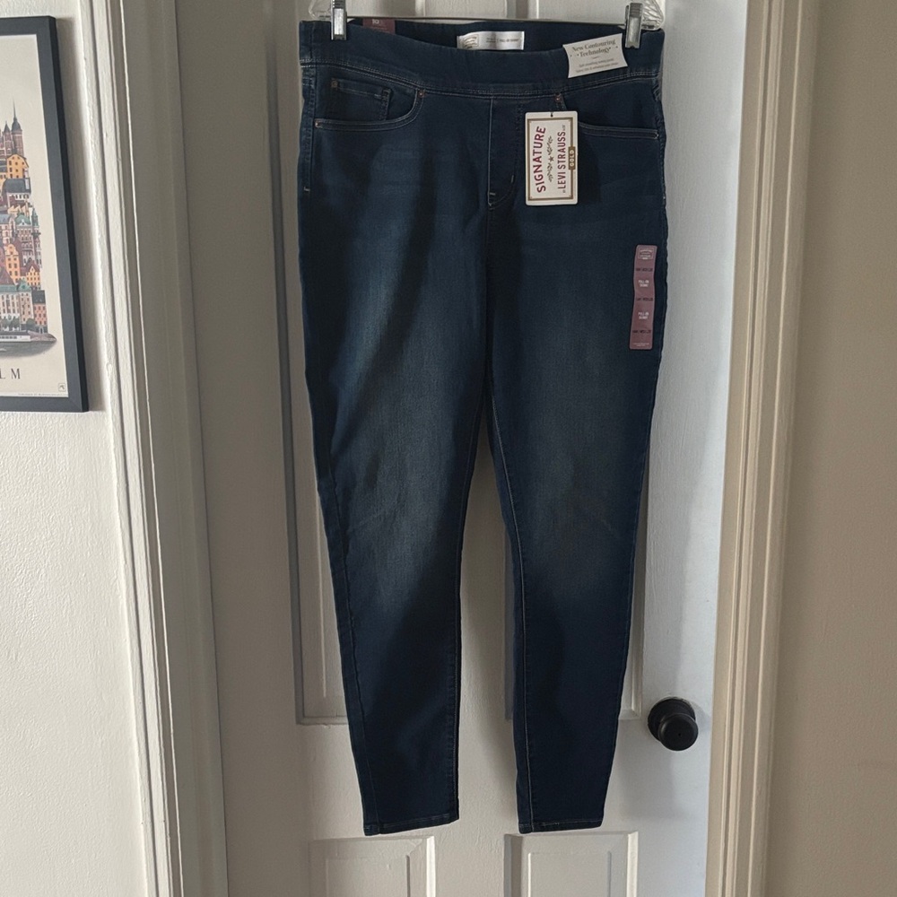 Signature Studio Women’s Pull on Dark Indigo Skinny Jeans